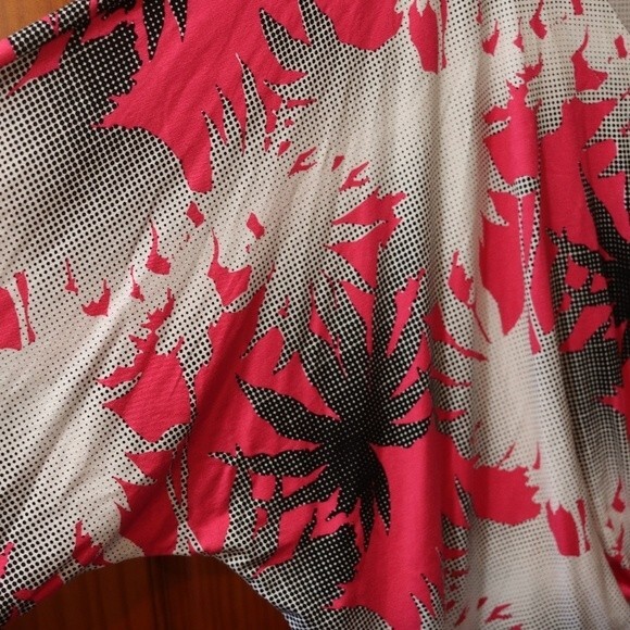 Tribal Plus Size 3X Tropical Tribal Print Twist Top | Doleman Sleeve Rayon - Picture 11 of 13